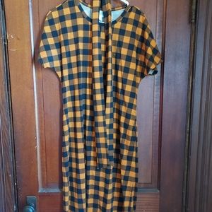 LuLaRoe short sleeve dress with belt. Size M.